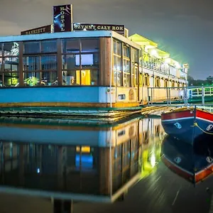 Boat-hostel Marta Krakau